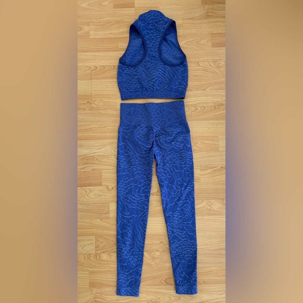 GymShark Adapt Animal Seamless Crop 1/2 Zip & Leggings Set Court Blue - Size XS - Picture 2 of 4